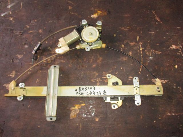 Fドアレギュレーター(右)