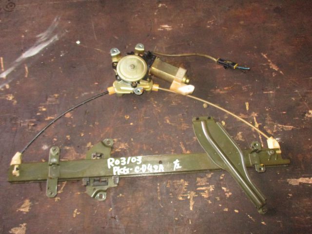 Fドアレギュレーター(左)