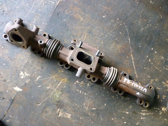 エキゾーストマニホールド