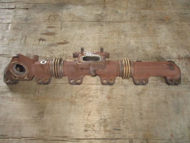 エキゾーストマニホールド