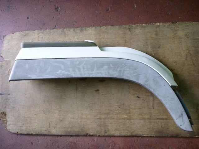 Fフェンダーパネル(右)
