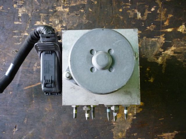 ABSアクチュエーター