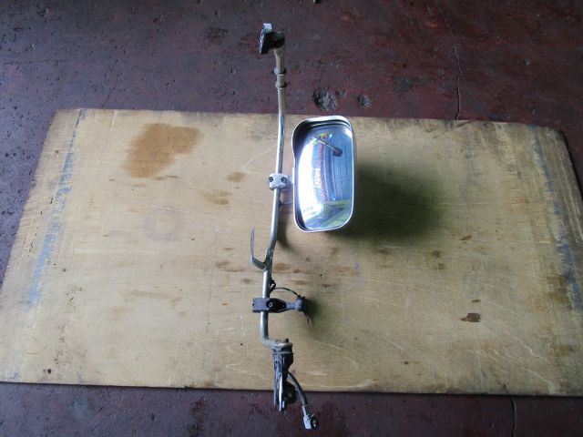 サイドミラーAy(右)