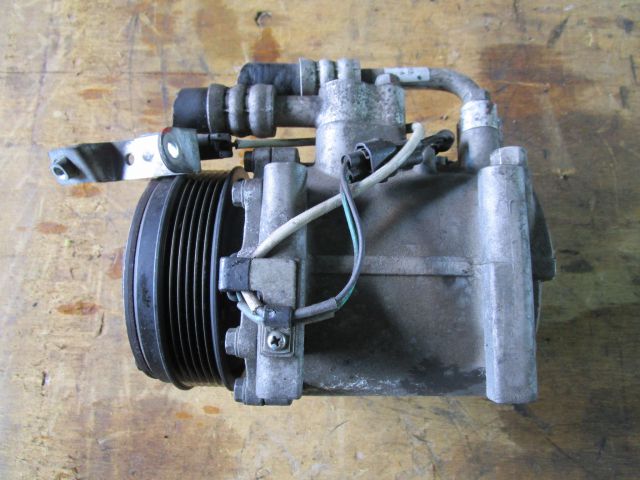 ACコンプレッサー