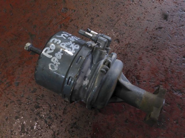 ブレーキチャンバー(後右)