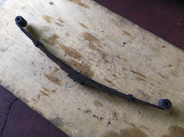 リーフスプリングAy(前右)