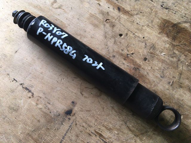 ショックアブソーバー(前左)