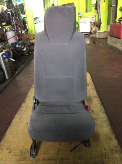 ドライバーシート