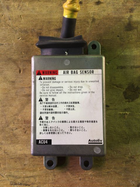 エアバッグコンピューター