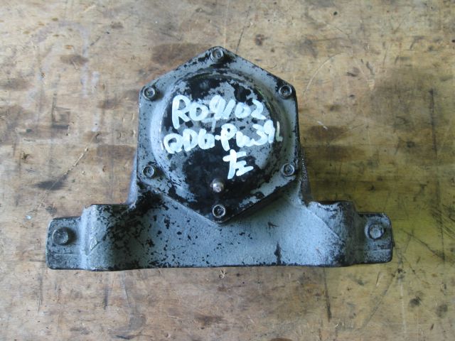 スプリングサドル(左)