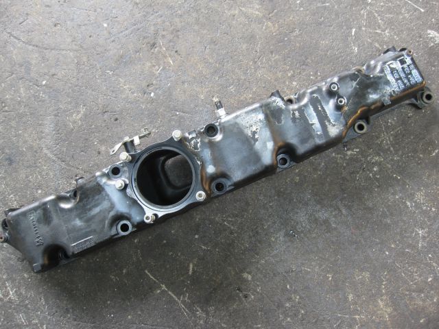 インレットマニホールド