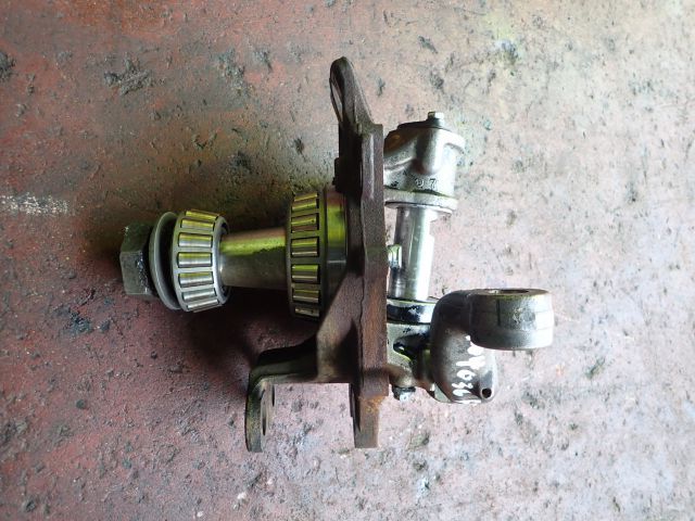 ナックルAy1軸目(左)