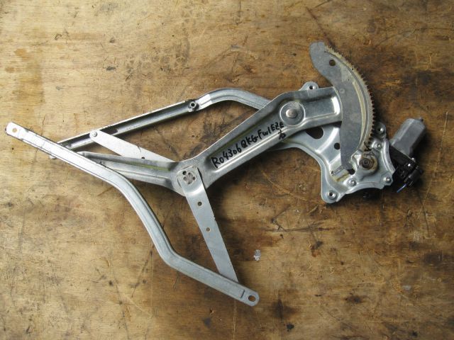 Fドアレギュレーター(右)