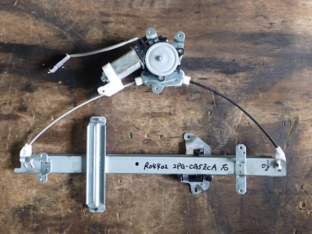 Fドアレギュレーター(右)