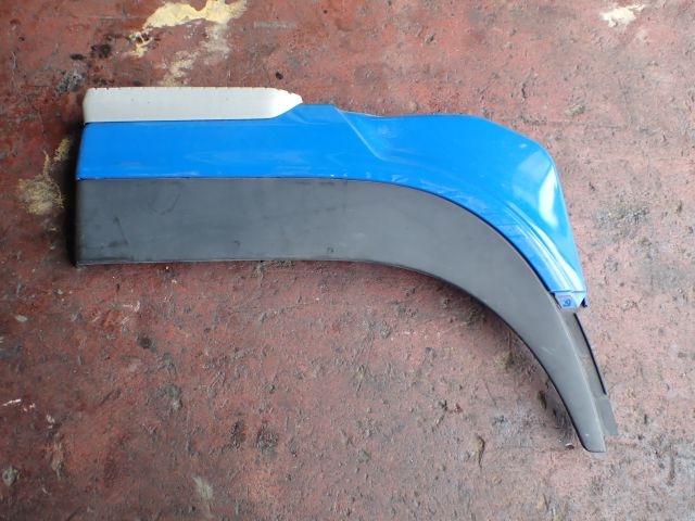 Fフェンダーパネル(右)
