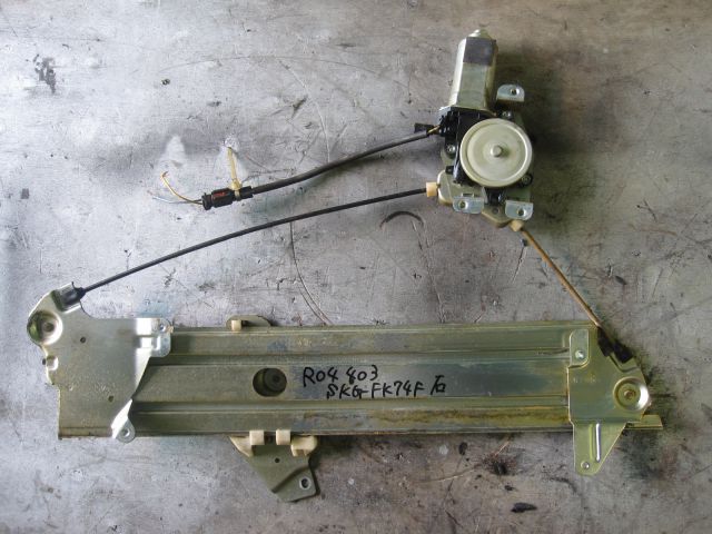 Fドアレギュレーター(右)