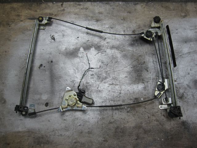 Fドアレギュレーター(左)