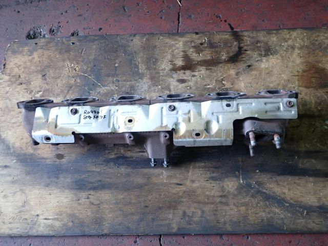 エキゾーストマニホールド