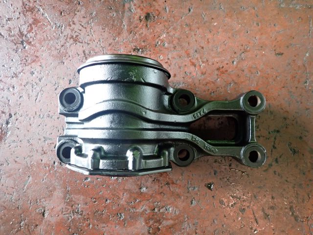 スプリングサドル(右)