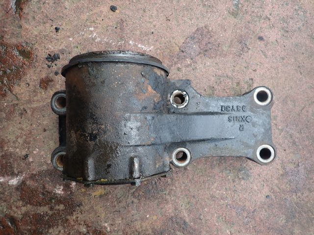 スプリングサドル(左)