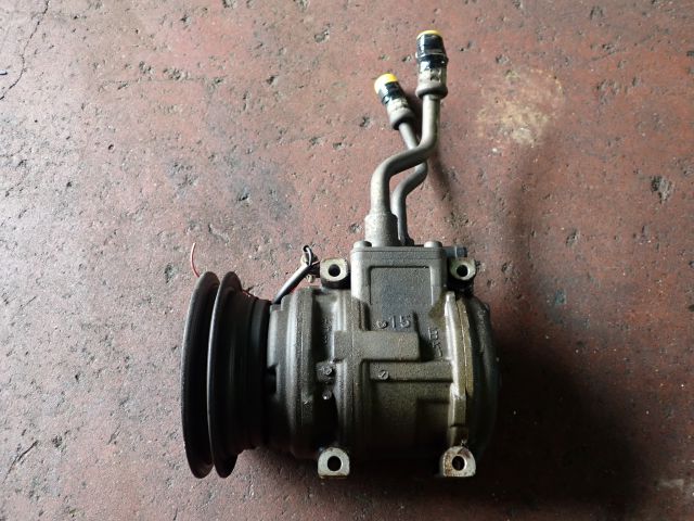 ACコンプレッサー