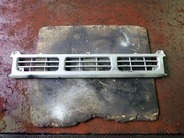 ラジエーターグリル