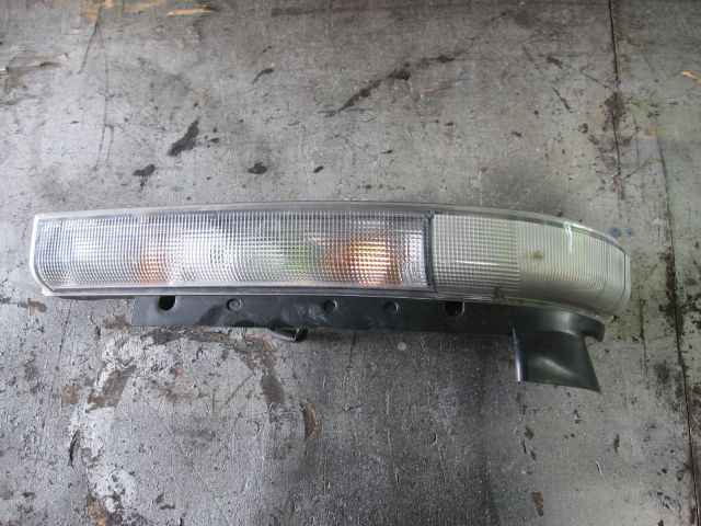 ウィンカー(左)