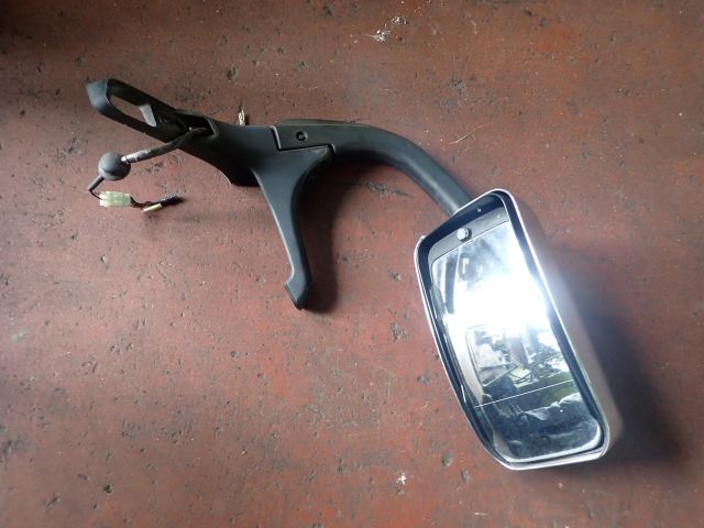 サイドミラーAy(右)