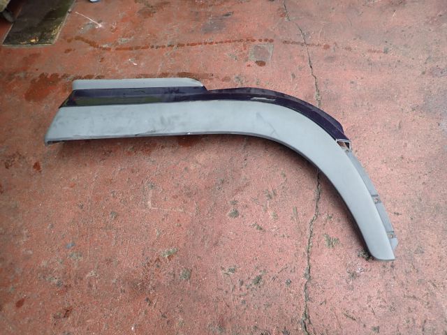 Fフェンダーパネル(右)