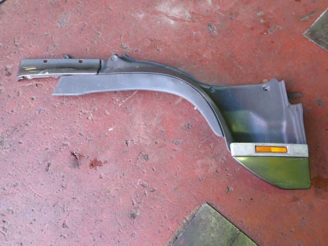 Fフェンダーパネル(右)