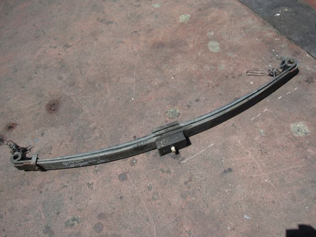 リーフスプリングAy(前右)