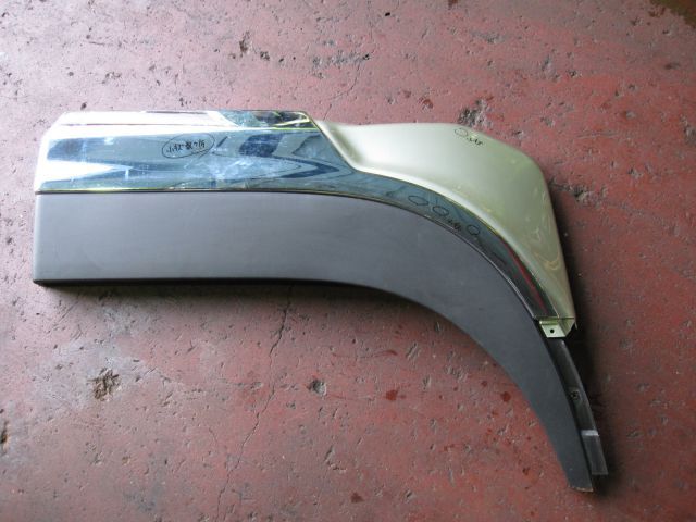 Fフェンダーパネル(右)