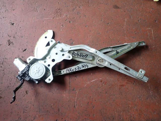 Fドアレギュレーター(右)