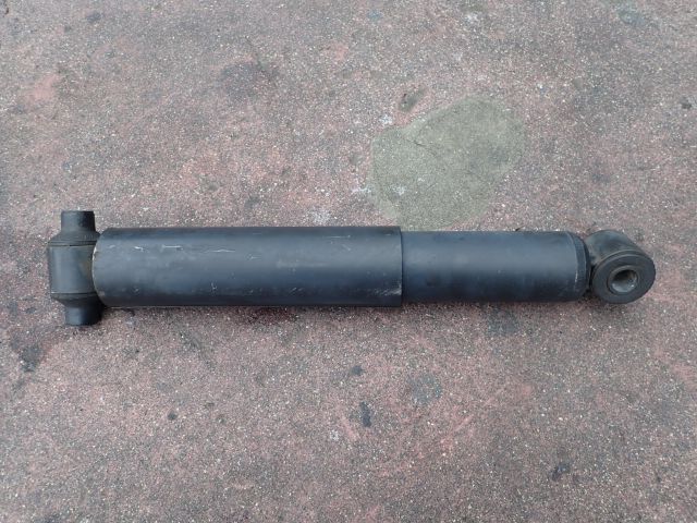 ショックアブソーバー(後右)