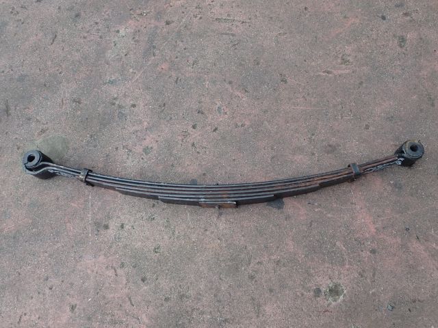 リーフスプリングAy(前右)