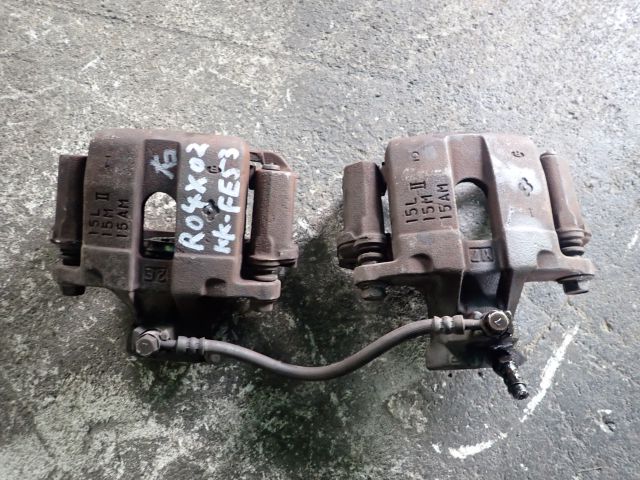 キャリパー(前右)