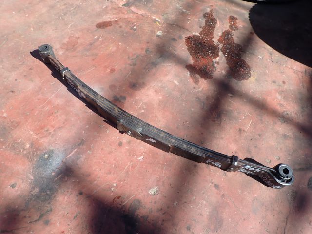 リーフスプリングAy(前右)