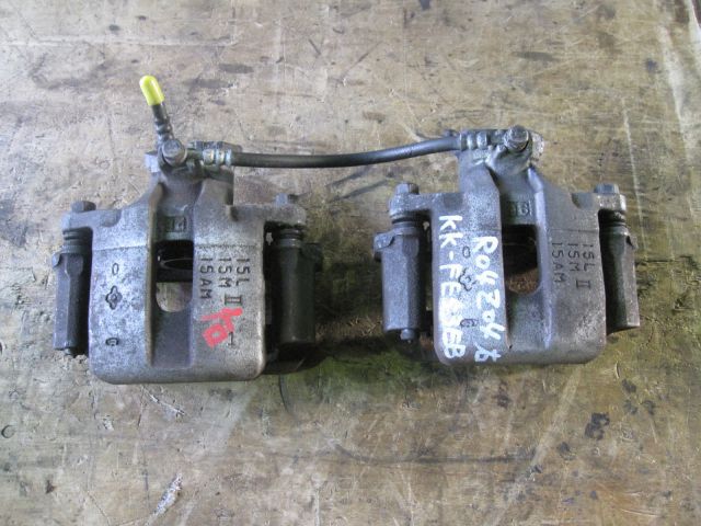 キャリパー(前右)