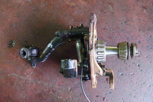 ナックルAy1軸目(右)