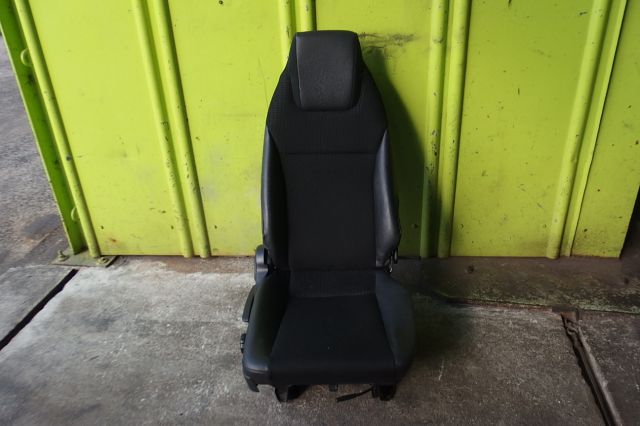 ドライバーシート