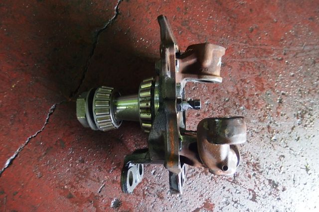 ナックルAy2軸目(左)