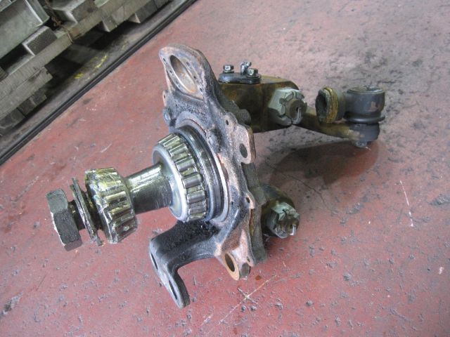 ナックルAy1軸目(右)