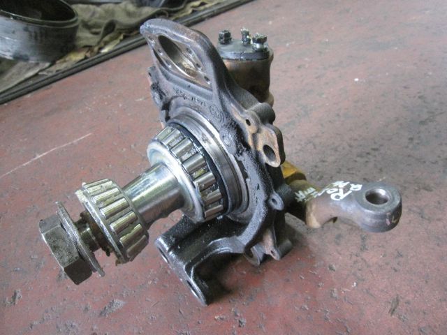 ナックルAy1軸目(左)