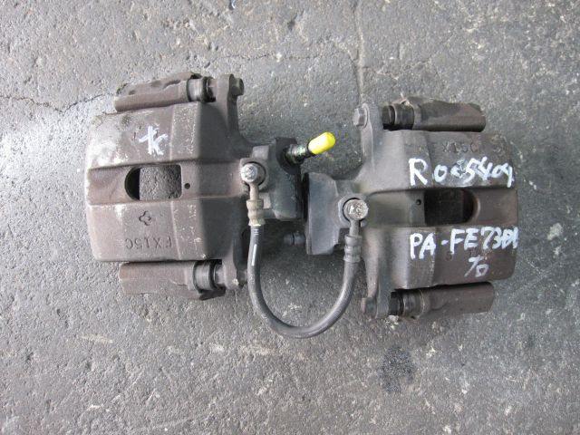 キャリパー(前右)