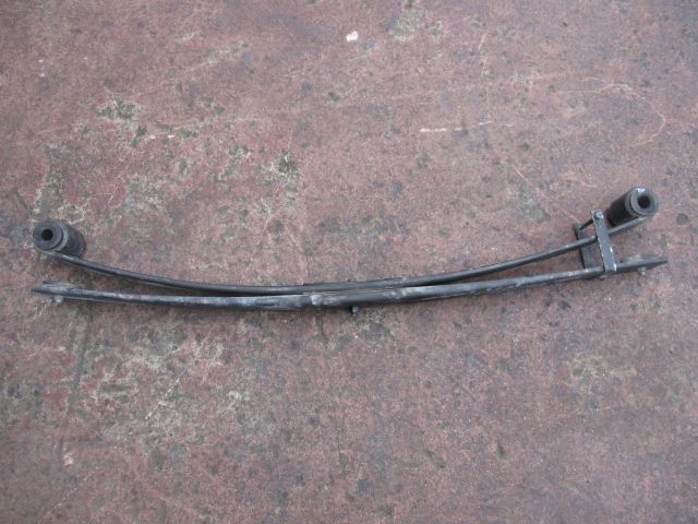 リーフスプリングAy(後左)