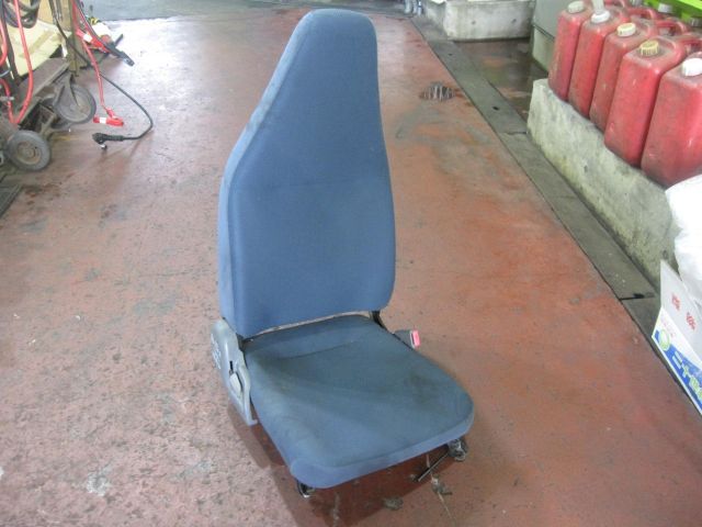 ドライバーシート