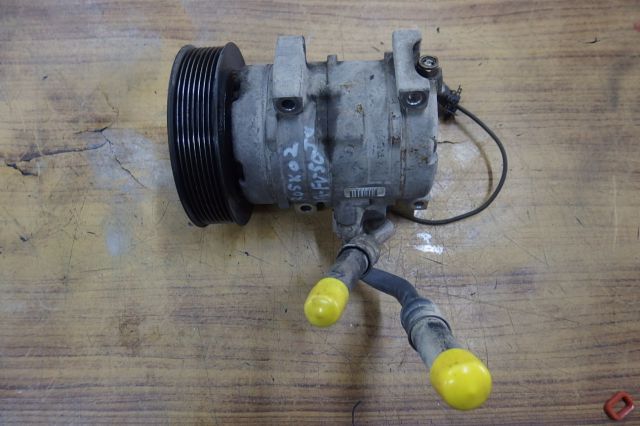 ACコンプレッサー