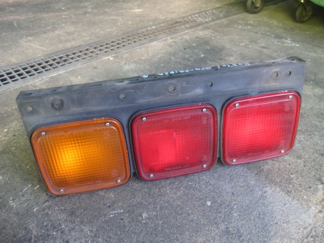テールランプ(左)