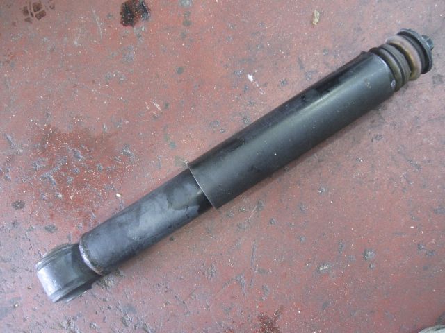 ショックアブソーバー(前左)