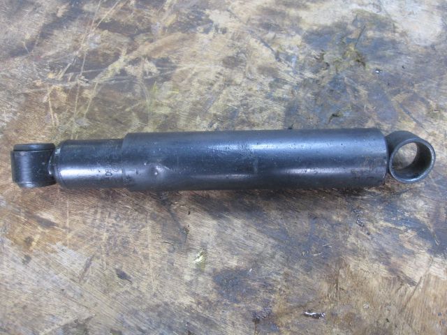 ショックアブソーバー(前右)